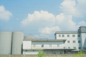 Adaptacja budynków przemysłowych: wyzwania i możliwości